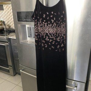 SABORA  SPAGHETTI STRAPS  LONG  DRESS .